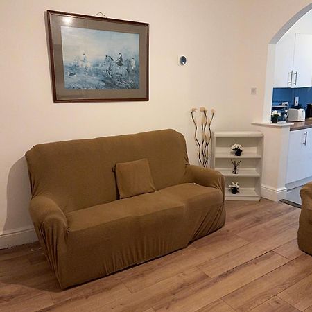 3 Bedroom Terraced Home นอตติงแฮม ภายนอก รูปภาพ