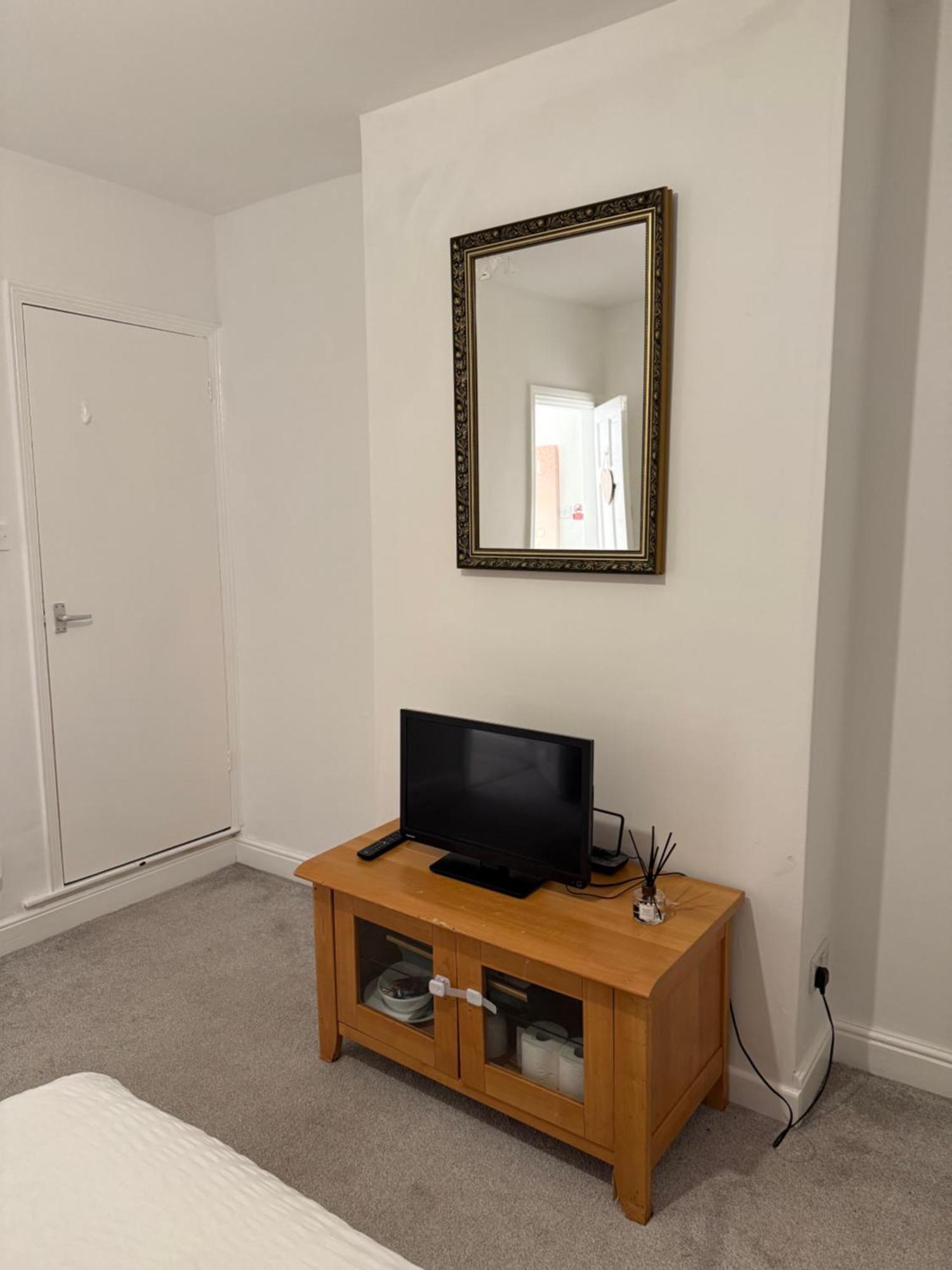 3 Bedroom Terraced Home นอตติงแฮม ภายนอก รูปภาพ