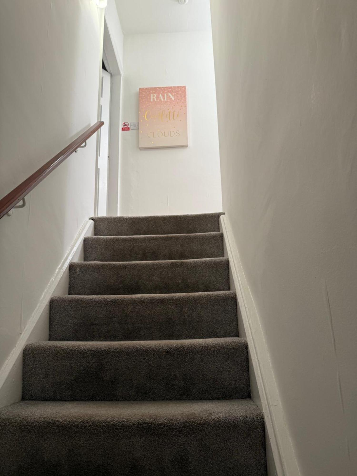 3 Bedroom Terraced Home นอตติงแฮม ภายนอก รูปภาพ