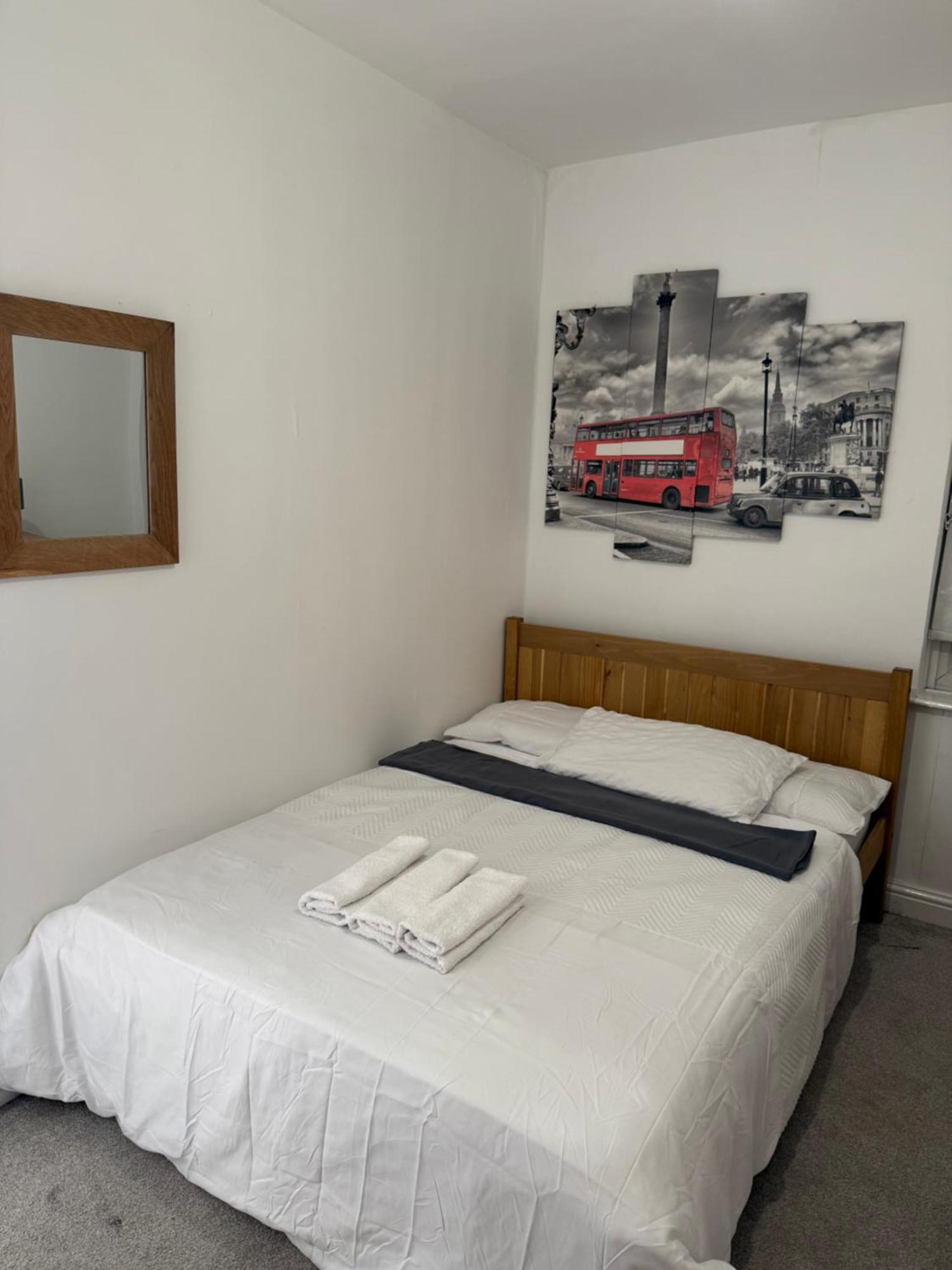 3 Bedroom Terraced Home นอตติงแฮม ภายนอก รูปภาพ